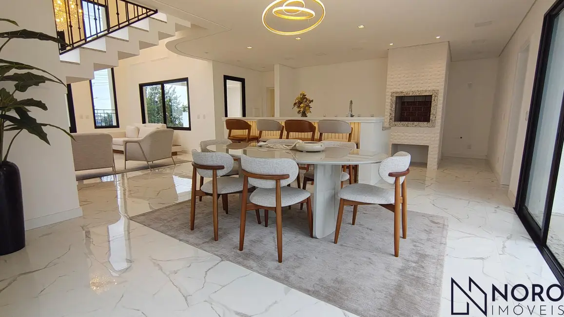 Foto 8 de Casa de Condomínio com 3 quartos à venda, 215m2 em Tomazetti, Santa Maria - RS