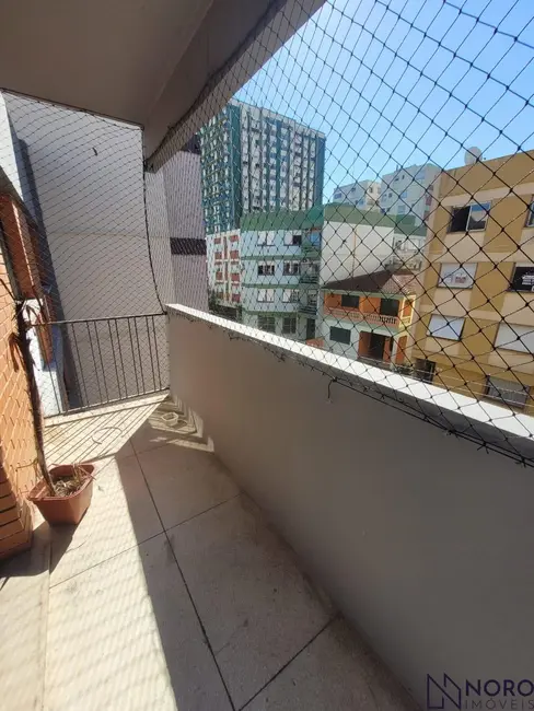 Foto 2 de Apartamento com 3 quartos à venda, 107m2 em Nossa Senhora de Fátima, Santa Maria - RS