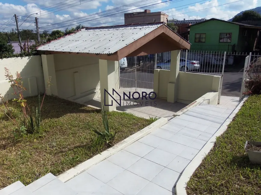 Foto 2 de Casa com 3 quartos à venda, 299m2 em Nossa Senhora do Rosário, Santa Maria - RS