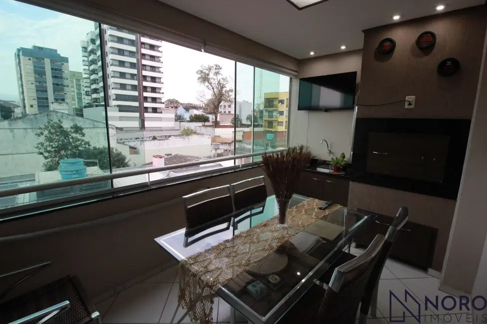 Foto 1 de Apartamento com 4 quartos à venda, 142m2 em Santa Maria - RS
