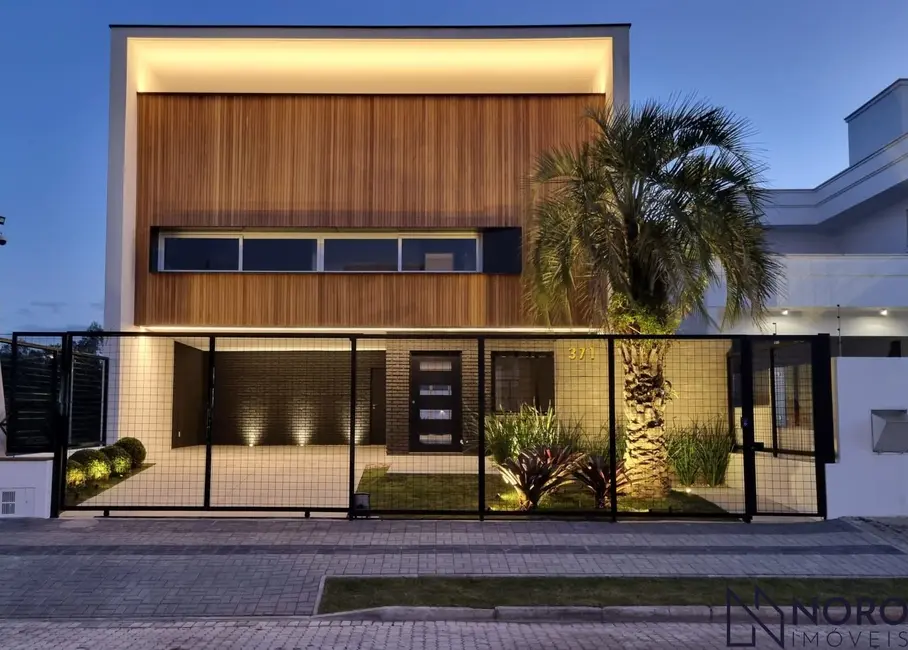 Foto 1 de Casa com 3 quartos à venda, 303m2 em São José, Santa Maria - RS