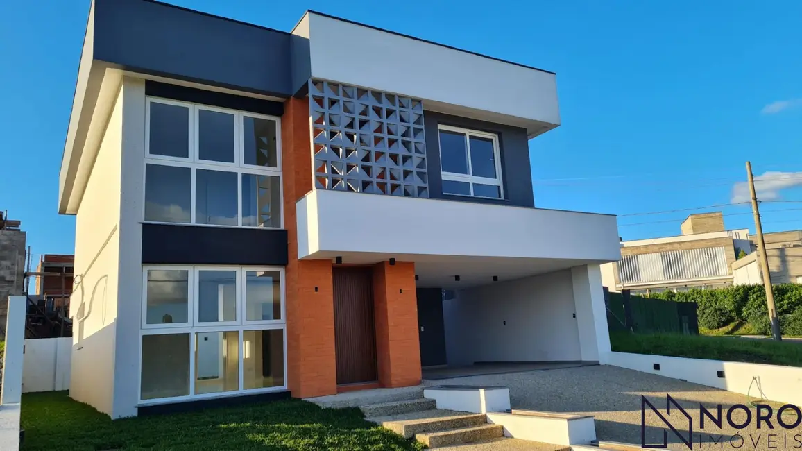 Foto 1 de Casa de Condomínio com 4 quartos à venda, 220m2 em Tomazetti, Santa Maria - RS