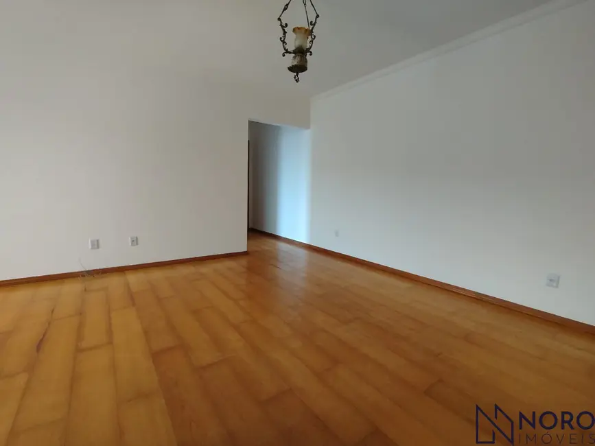 Foto 4 de Apartamento com 3 quartos para alugar, 107m2 em Centro, Santa Maria - RS