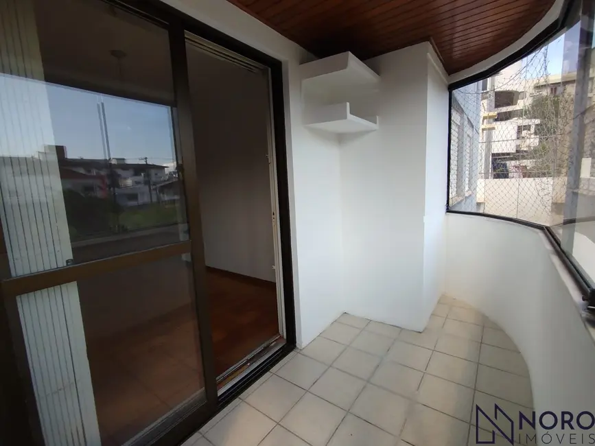 Foto 7 de Apartamento com 3 quartos para alugar, 107m2 em Centro, Santa Maria - RS