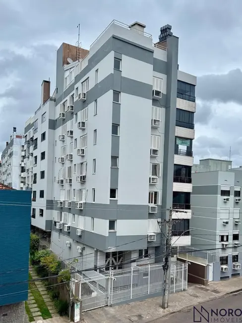 Foto 2 de Cobertura com 3 quartos à venda, 258m2 em Centro, Santa Maria - RS
