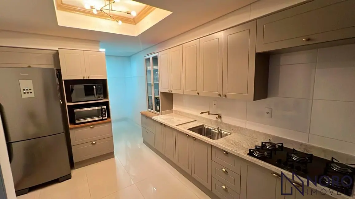 Apartamento com 3 quartos à venda, 131m2 em Nossa Senhora de Lourdes, Santa Maria - RS - imagem 3 Foto 3 de Apartamento com 3 quartos à venda, 131m2 em Nossa Senhora de Lourdes, Santa Maria - RS