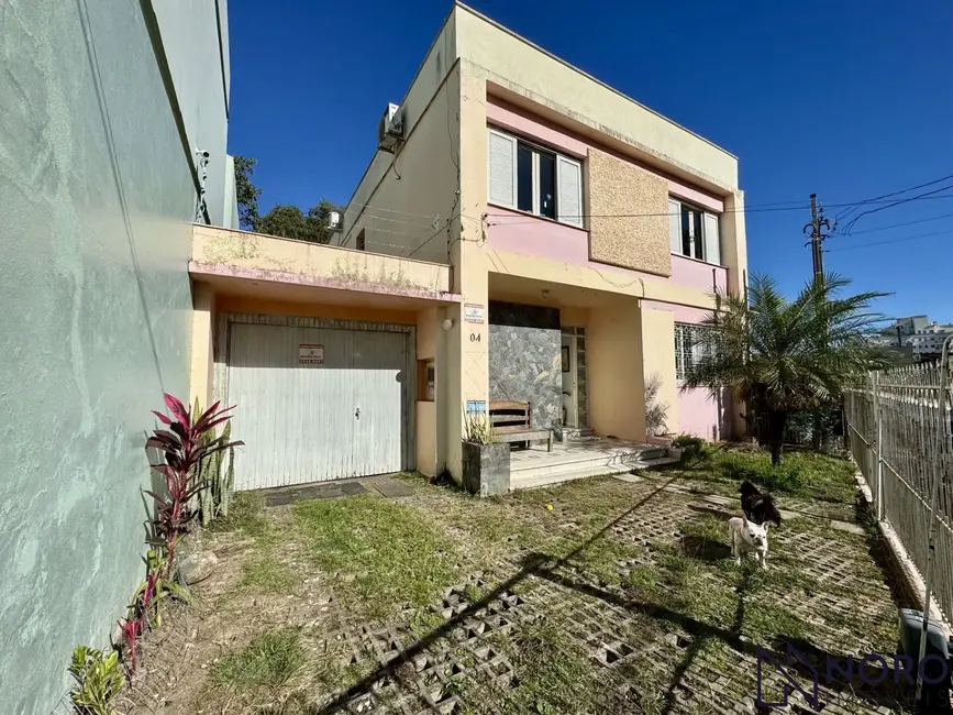 Foto 1 de Casa com 3 quartos à venda, 222m2 em Centro, Santa Maria - RS