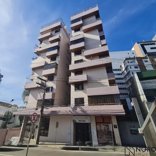 Foto 1 de Apartamento com 3 quartos para alugar, 176m2 em Centro, Santa Maria - RS