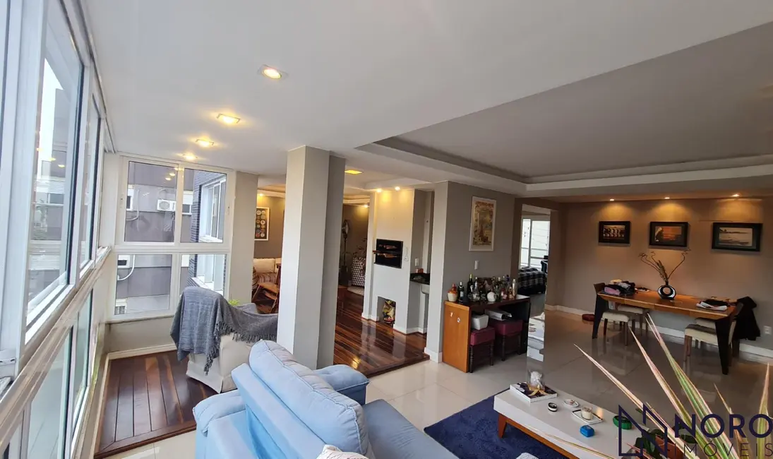 Apartamento com 3 quartos à venda, 188m2 em Centro, Santa Maria - RS - imagem 1 Foto 1 de Apartamento com 3 quartos à venda, 188m2 em Centro, Santa Maria - RS