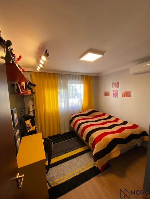 Apartamento com 3 quartos à venda, 188m2 em Centro, Santa Maria - RS - imagem 8 Foto 8 de Apartamento com 3 quartos à venda, 188m2 em Centro, Santa Maria - RS