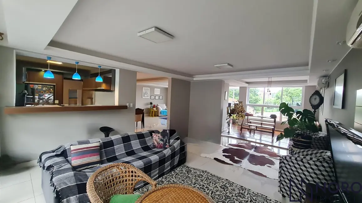 Apartamento com 3 quartos à venda, 188m2 em Centro, Santa Maria - RS - imagem 2 Foto 2 de Apartamento com 3 quartos à venda, 188m2 em Centro, Santa Maria - RS