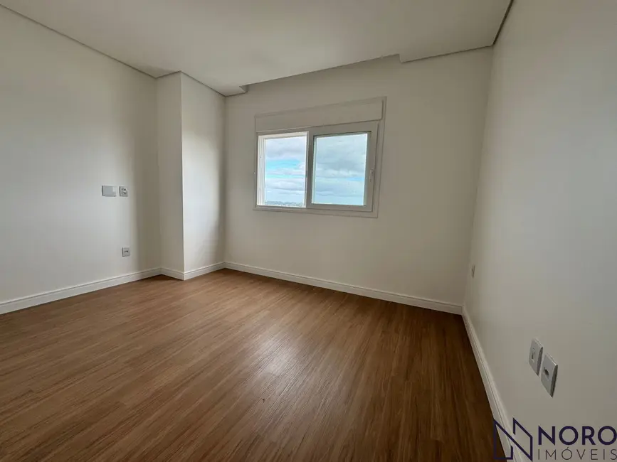 Foto 7 de Casa de Condomínio com 4 quartos à venda, 270m2 em Tomazetti, Santa Maria - RS