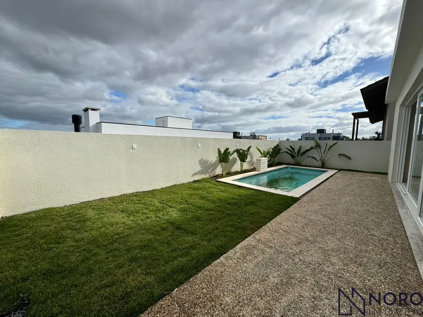 Foto 6 de Casa de Condomínio com 4 quartos à venda, 270m2 em Tomazetti, Santa Maria - RS