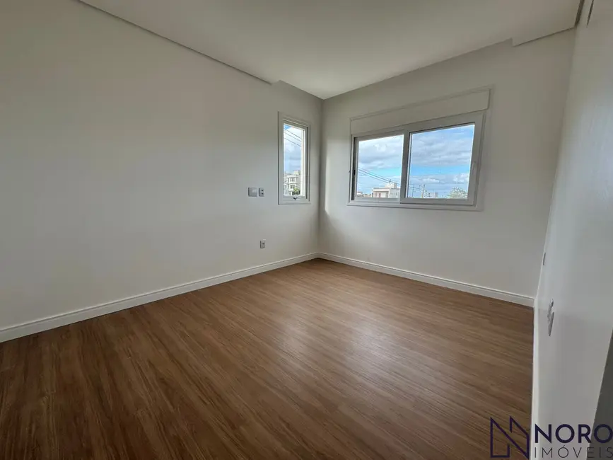 Foto 9 de Casa de Condomínio com 4 quartos à venda, 270m2 em Tomazetti, Santa Maria - RS