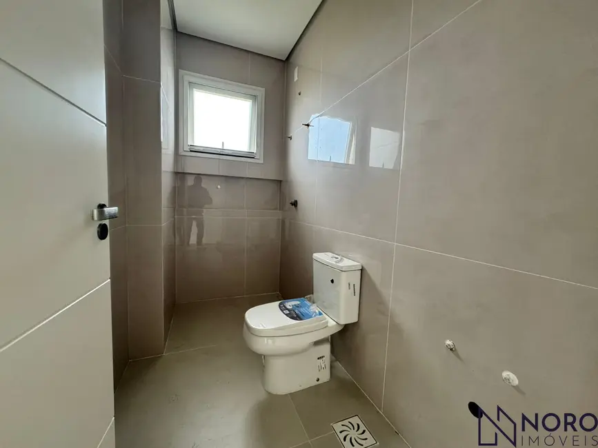 Foto 8 de Casa de Condomínio com 4 quartos à venda, 270m2 em Tomazetti, Santa Maria - RS