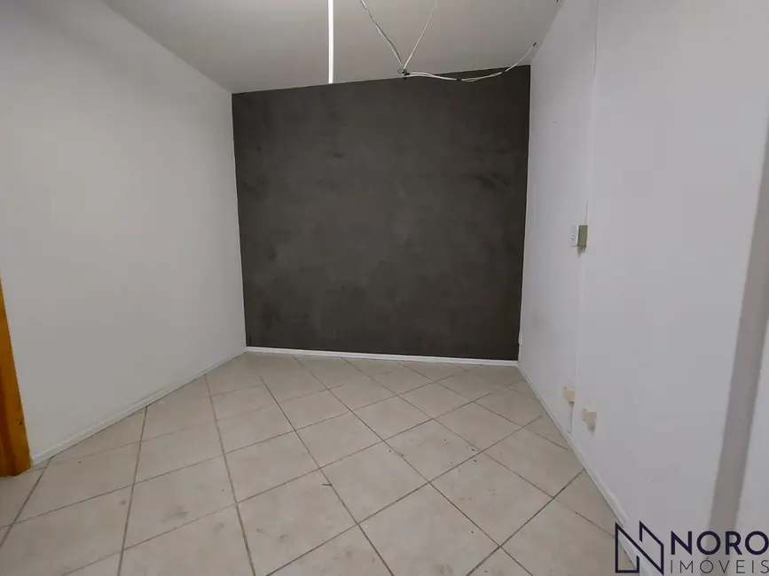 Foto 6 de Sala Comercial com 3 quartos para alugar, 45m2 em Centro, Santa Maria - RS