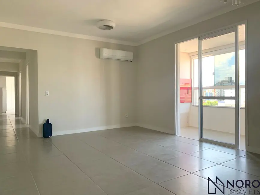 Foto 6 de Apartamento com 3 quartos à venda, 105m2 em Nossa Senhora de Fátima, Santa Maria - RS