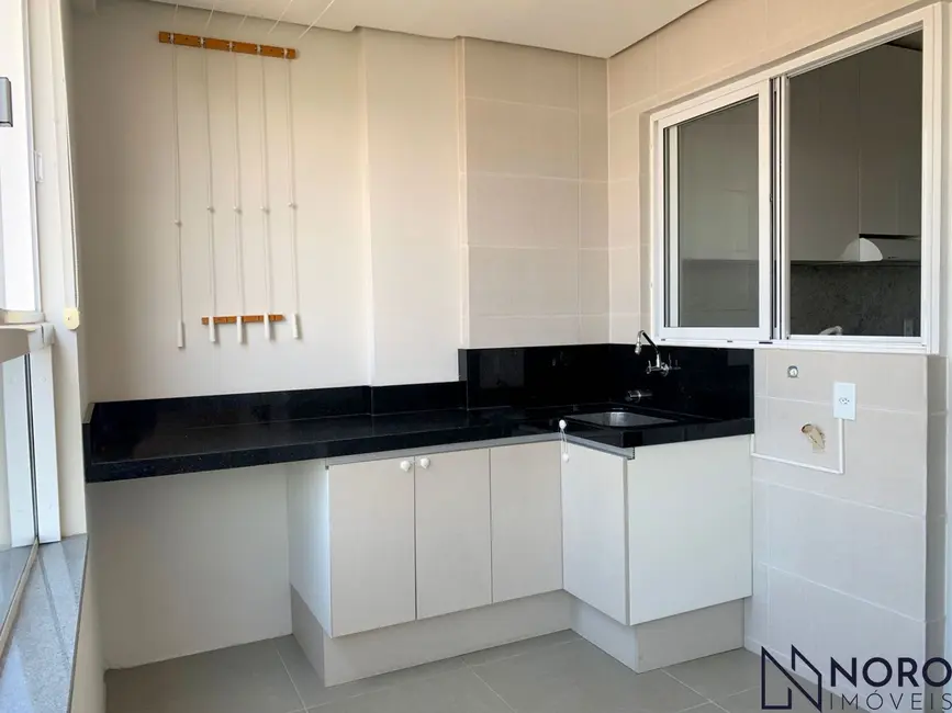 Foto 5 de Apartamento com 3 quartos à venda, 105m2 em Nossa Senhora de Fátima, Santa Maria - RS