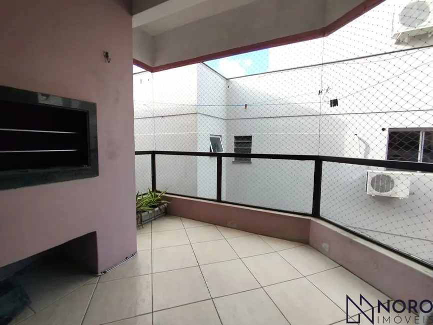 Foto 6 de Apartamento com 2 quartos para alugar, 93m2 em Nossa Senhora de Fátima, Santa Maria - RS