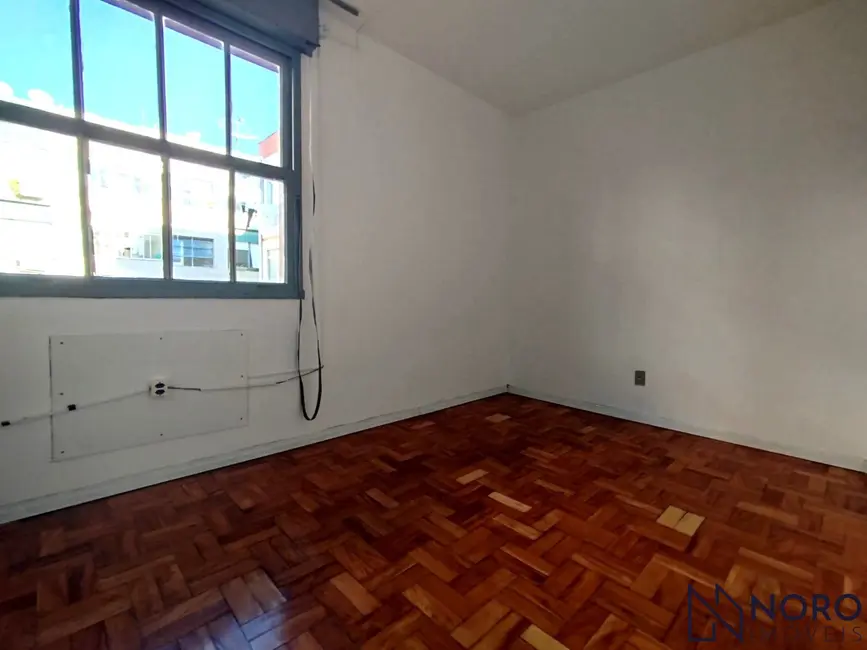 Foto 6 de Apartamento com 2 quartos para alugar, 45m2 em Nossa Senhora de Fátima, Santa Maria - RS