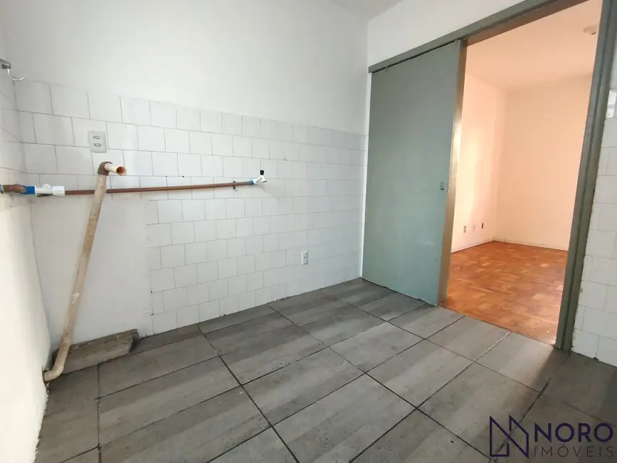 Foto 9 de Apartamento com 2 quartos para alugar, 45m2 em Nossa Senhora de Fátima, Santa Maria - RS