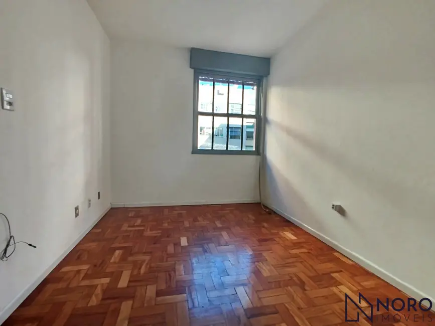 Foto 4 de Apartamento com 2 quartos para alugar, 45m2 em Nossa Senhora de Fátima, Santa Maria - RS