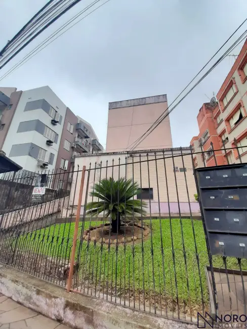 Foto 2 de Apartamento com 2 quartos à venda, 45m2 em Nossa Senhora de Fátima, Santa Maria - RS