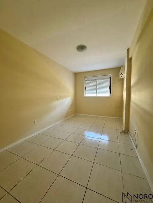 Apartamento com 2 quartos à venda, 100m2 em Centro, Santa Maria - RS - imagem 8 Foto 8 de Apartamento com 2 quartos à venda, 100m2 em Centro, Santa Maria - RS