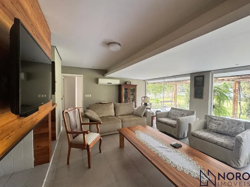Casa com 4 quartos à venda, 164m2 em Itaara - RS - imagem 4 Foto 4 de Casa com 4 quartos à venda, 164m2 em Itaara - RS