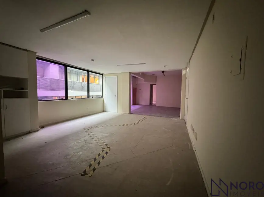 Sala Comercial com 1 quarto à venda, 62m2 em Centro, Santa Maria - RS - imagem 3 Foto 3 de Sala Comercial com 1 quarto à venda, 62m2 em Centro, Santa Maria - RS