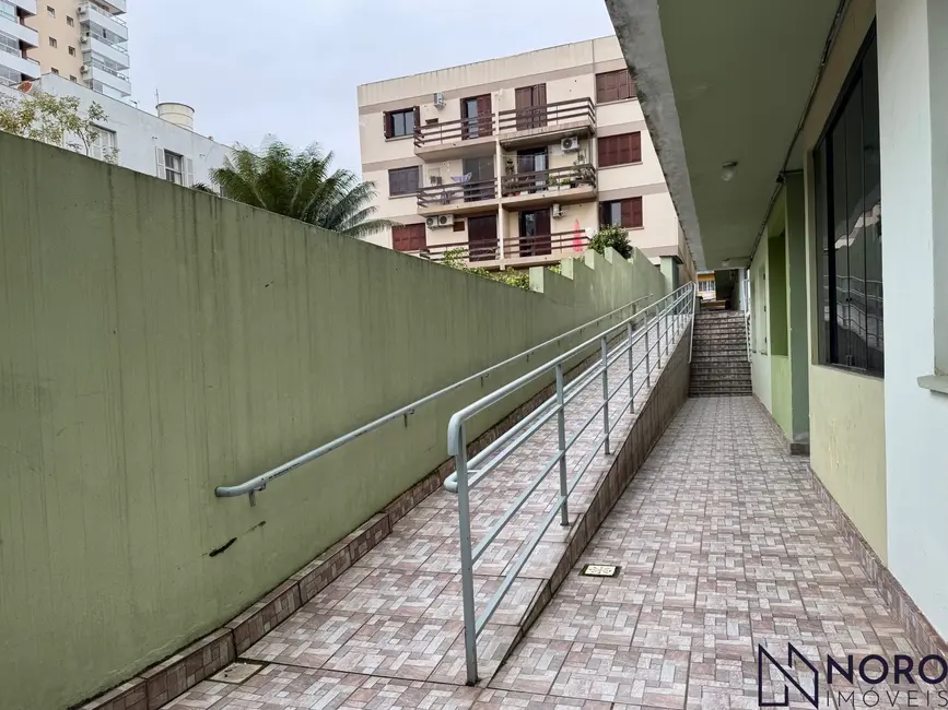 Apartamento com 3 quartos para alugar, 89m2 em Centro, Santa Maria - RS - imagem 3 Foto 3 de Apartamento com 3 quartos para alugar, 89m2 em Centro, Santa Maria - RS