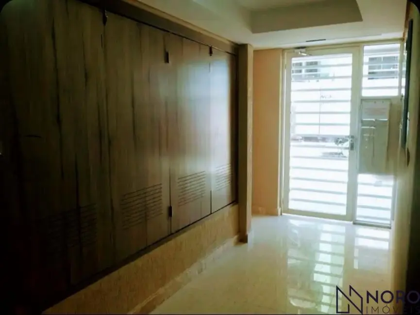 Foto 3 de Cobertura com 2 quartos à venda, 120m2 em Nossa Senhora Medianeira, Santa Maria - RS