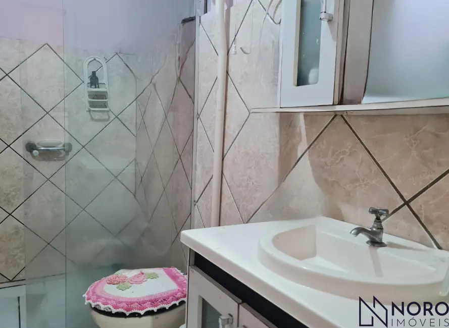 Casa com 2 quartos à venda, 209m2 em Camobi, Santa Maria - RS - imagem 6 Foto 6 de Casa com 2 quartos à venda, 209m2 em Camobi, Santa Maria - RS