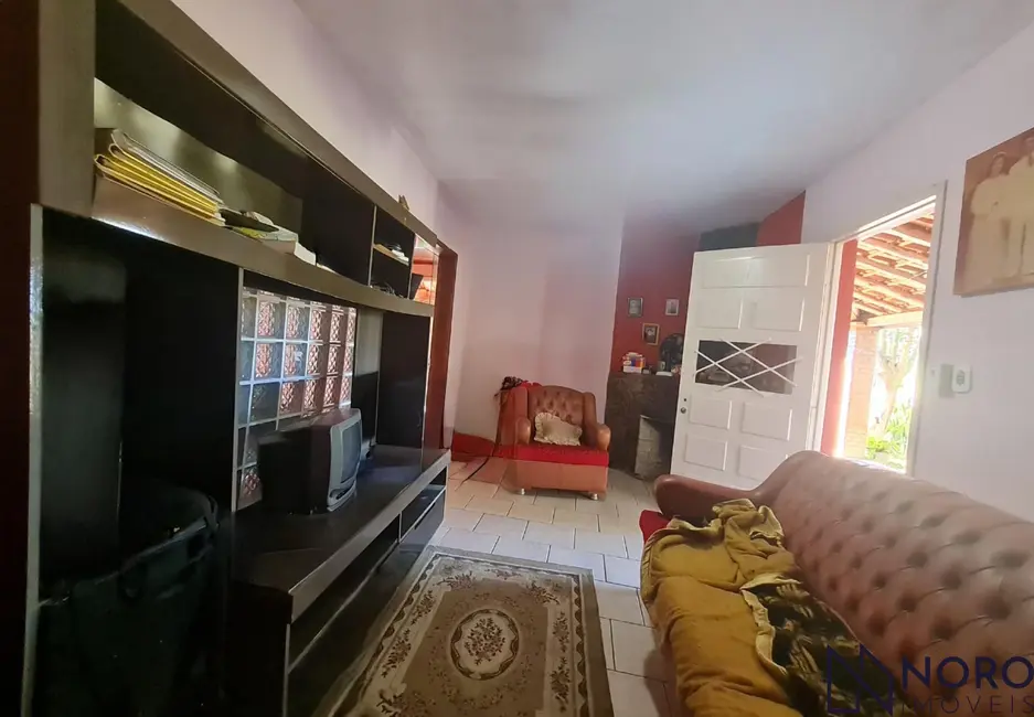 Casa com 2 quartos à venda, 209m2 em Camobi, Santa Maria - RS - imagem 3 Foto 3 de Casa com 2 quartos à venda, 209m2 em Camobi, Santa Maria - RS