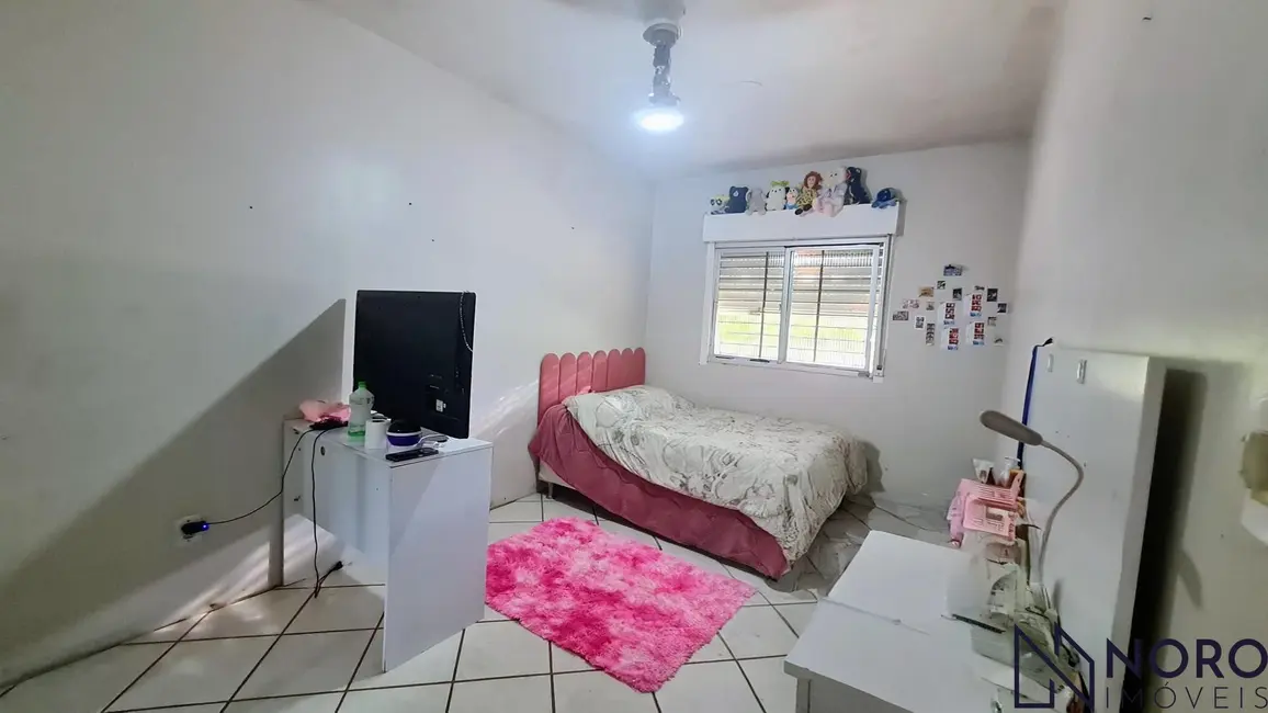 Casa com 3 quartos à venda, 172m2 em Camobi, Santa Maria - RS - imagem 6 Foto 6 de Casa com 3 quartos à venda, 172m2 em Camobi, Santa Maria - RS