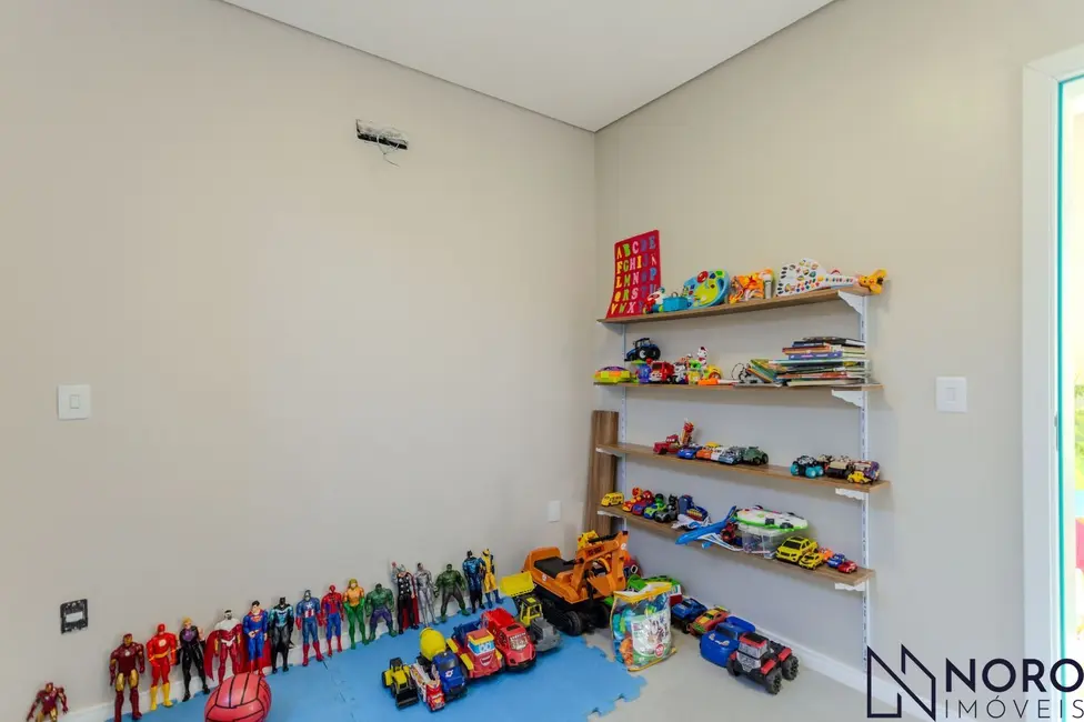 Casa com 3 quartos à venda, 321m2 em Camobi, Santa Maria - RS - imagem 7 Foto 7 de Casa com 3 quartos à venda, 321m2 em Camobi, Santa Maria - RS