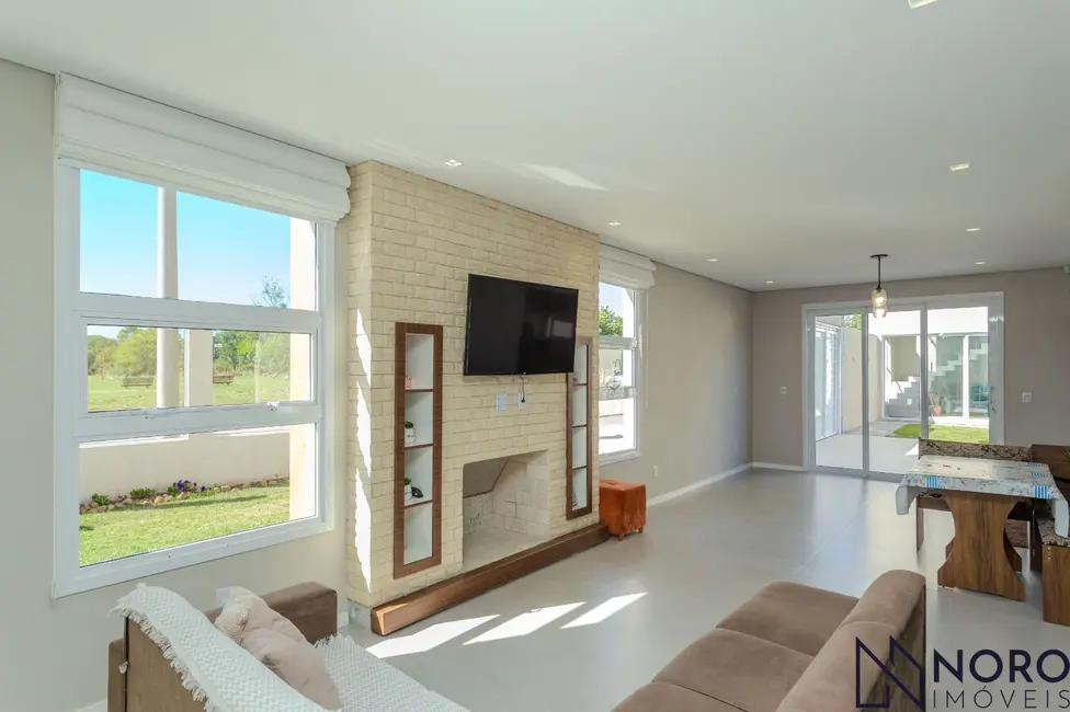 Casa com 3 quartos à venda, 321m2 em Camobi, Santa Maria - RS - imagem 2 Foto 2 de Casa com 3 quartos à venda, 321m2 em Camobi, Santa Maria - RS