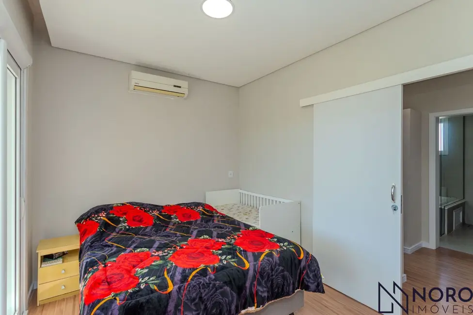 Casa com 3 quartos à venda, 321m2 em Camobi, Santa Maria - RS - imagem 8 Foto 8 de Casa com 3 quartos à venda, 321m2 em Camobi, Santa Maria - RS