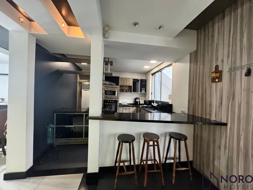 Casa com 4 quartos à venda, 242m2 em Nossa Senhora do Rosário, Santa Maria - RS - imagem 7 Foto 7 de Casa com 4 quartos à venda, 242m2 em Nossa Senhora do Rosário, Santa Maria - RS