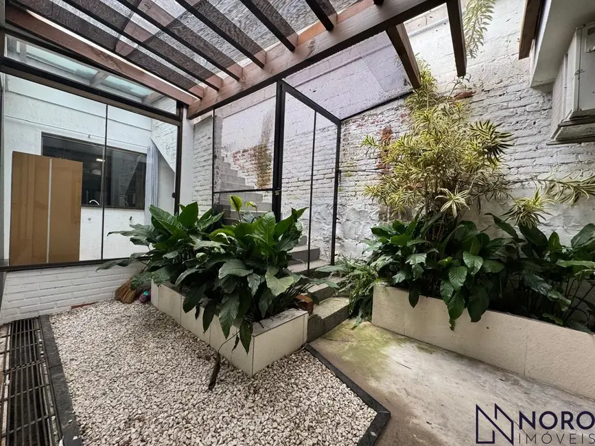 Casa com 4 quartos à venda, 242m2 em Nossa Senhora do Rosário, Santa Maria - RS - imagem 9 Foto 9 de Casa com 4 quartos à venda, 242m2 em Nossa Senhora do Rosário, Santa Maria - RS