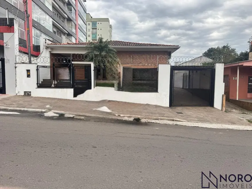 Casa com 4 quartos à venda, 242m2 em Nossa Senhora do Rosário, Santa Maria - RS - imagem 1 Foto 1 de Casa com 4 quartos à venda, 242m2 em Nossa Senhora do Rosário, Santa Maria - RS