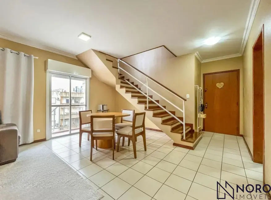 Foto 4 de Cobertura com 2 quartos à venda, 127m2 em Centro, Santa Maria - RS