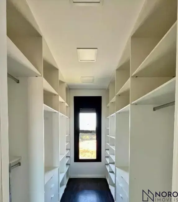 Foto 7 de Casa de Condomínio com 3 quartos à venda, 246m2 em Tomazetti, Santa Maria - RS