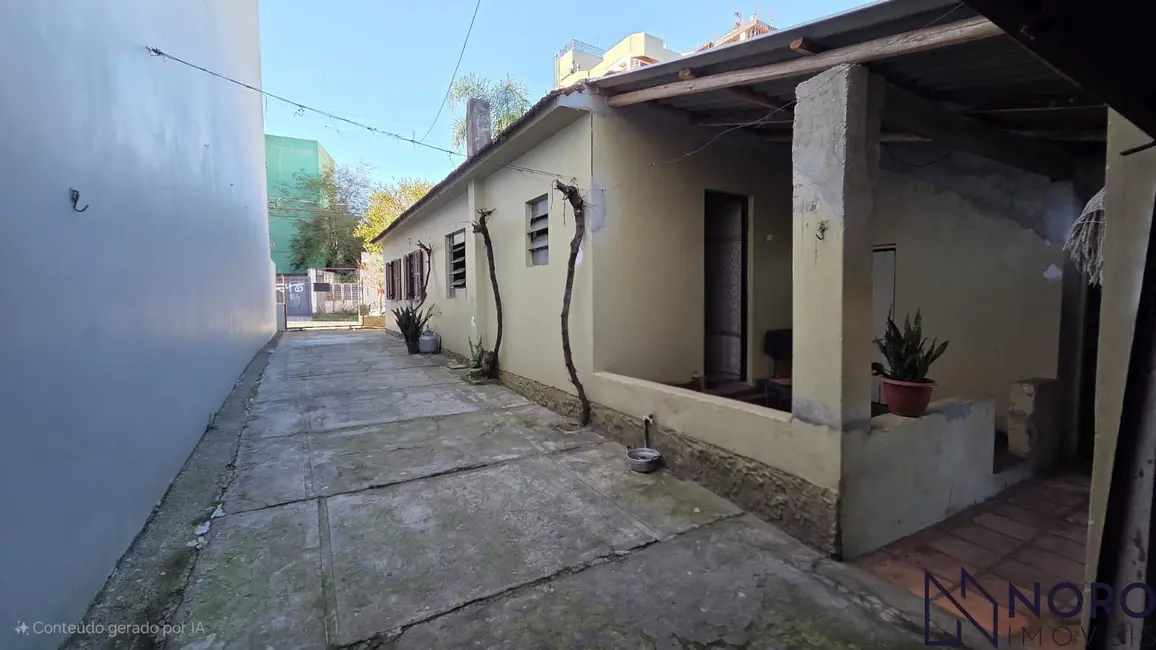 Casa com 4 quartos à venda, 129m2 em Nossa Senhora Medianeira, Santa Maria - RS - imagem 2 Foto 2 de Casa com 4 quartos à venda, 129m2 em Nossa Senhora Medianeira, Santa Maria - RS