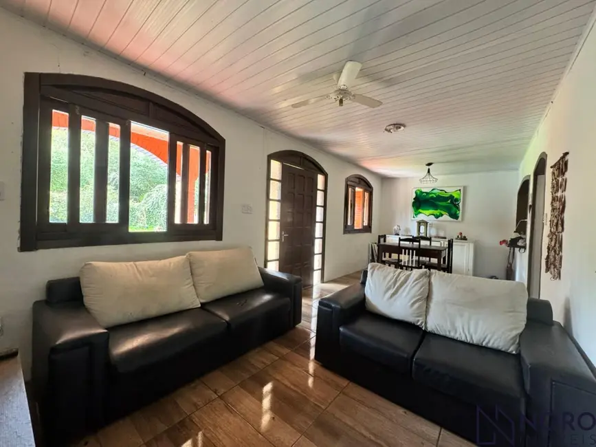 Casa com 3 quartos à venda, 120m2 em Centro, Itaara - RS - imagem 3 Foto 3 de Casa com 3 quartos à venda, 120m2 em Centro, Itaara - RS