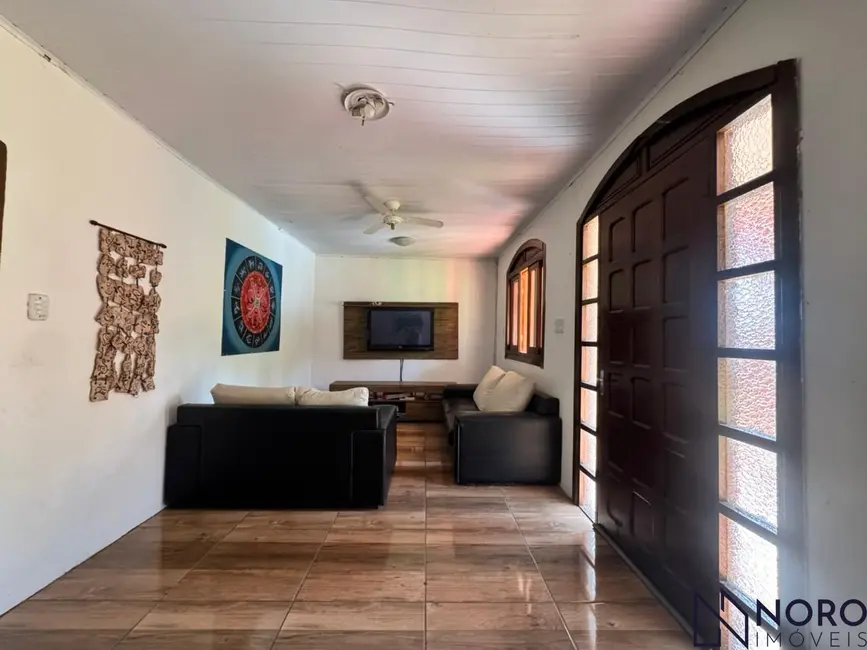 Casa com 3 quartos à venda, 120m2 em Centro, Itaara - RS - imagem 4 Foto 4 de Casa com 3 quartos à venda, 120m2 em Centro, Itaara - RS