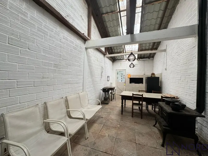Casa com 3 quartos à venda, 120m2 em Centro, Itaara - RS - imagem 2 Foto 2 de Casa com 3 quartos à venda, 120m2 em Centro, Itaara - RS