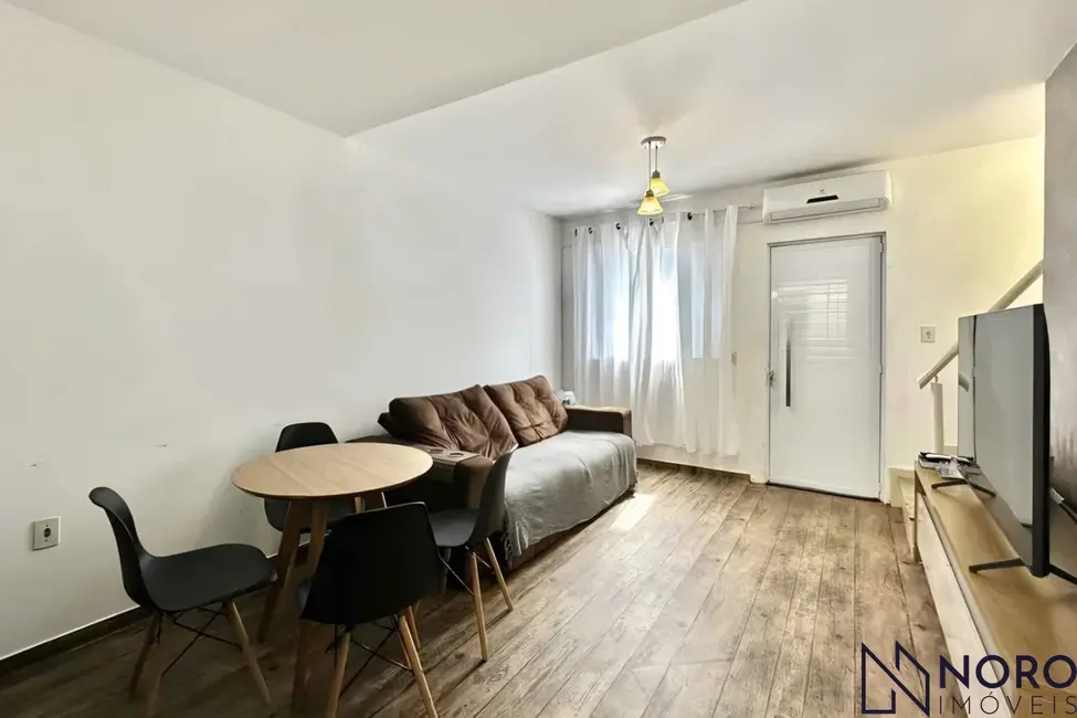 Casa com 3 quartos à venda, 96m2 em Dom Antônio Reis, Santa Maria - RS - imagem 3 Foto 3 de Casa com 3 quartos à venda, 96m2 em Dom Antônio Reis, Santa Maria - RS