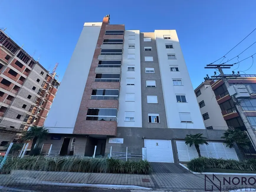 Foto 2 de Apartamento com 3 quartos à venda, 142m2 em Nossa Senhora de Lourdes, Santa Maria - RS