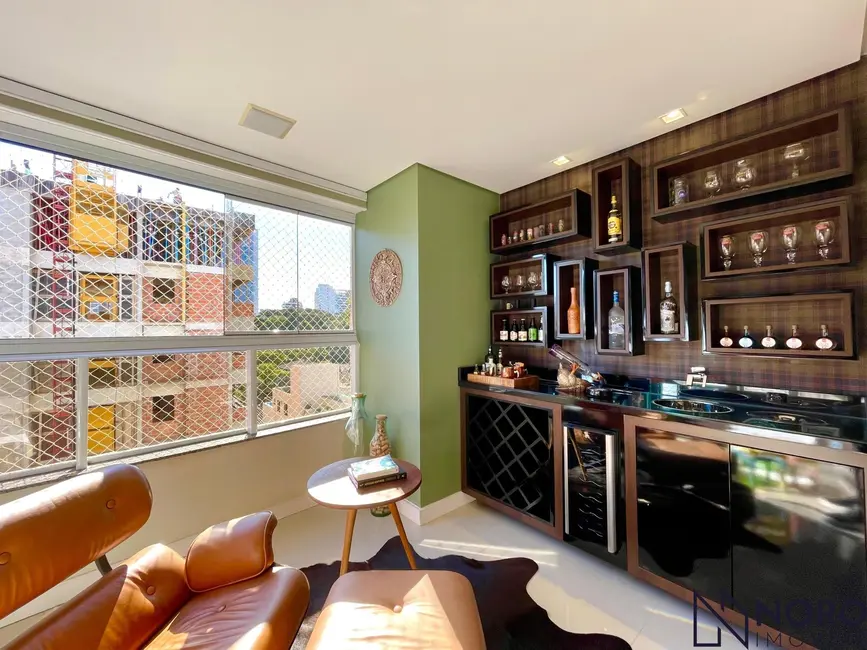 Foto 6 de Apartamento com 3 quartos à venda, 142m2 em Nossa Senhora de Lourdes, Santa Maria - RS